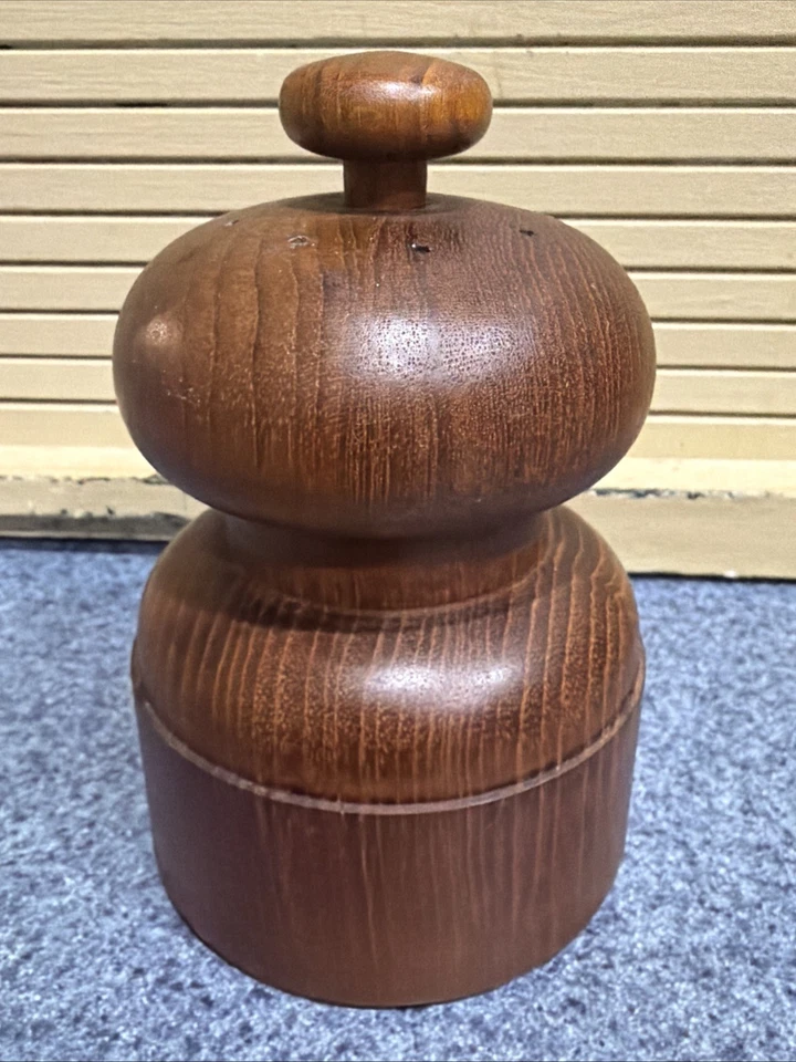 VTG Dansk Denmark 5" Tall Teak Wood Salt Shaker and Pepper Mill Grinder MCM VGC! - Image 3 of 4