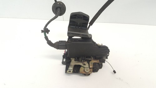 VW Passat 3B Limousine  Türschloss Tür Schloss  vorne links  3B1837015   (95)