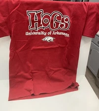Uni-sex T-Shirt - ARKANSAS RAZORBACKS -Size Adult M