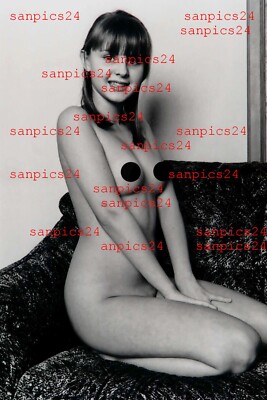 PHOTO - 1/3 - BEAUTIFUL HOUSEWIFE IN POSE - #389