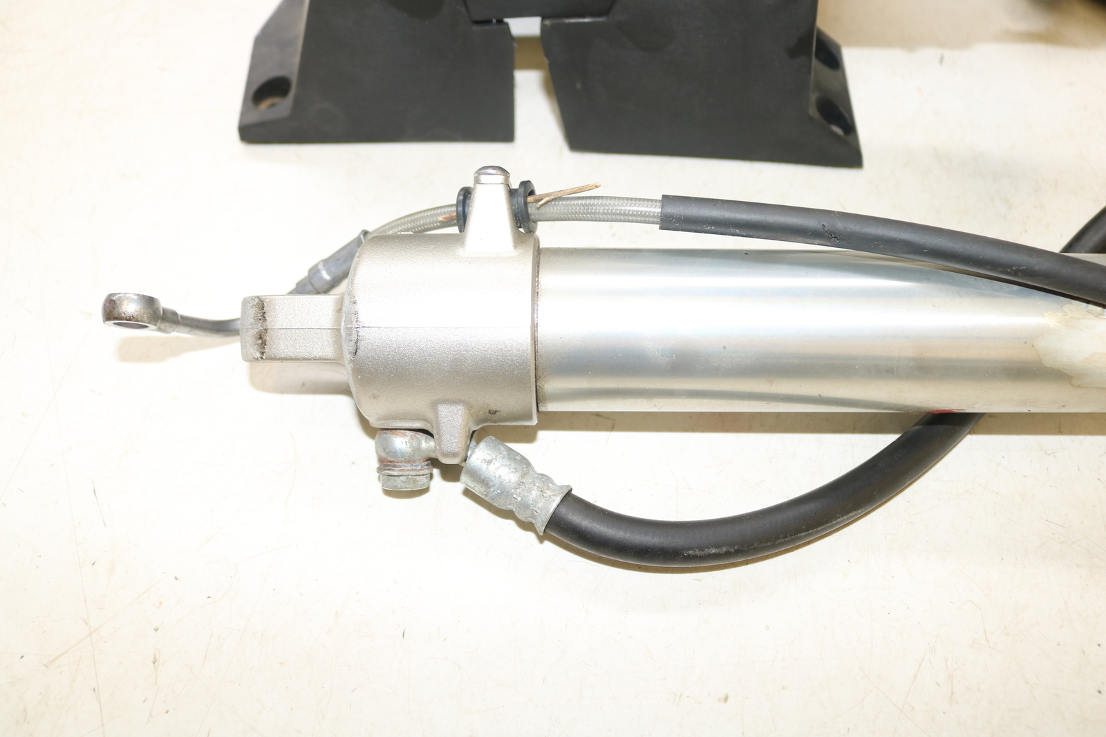 2018 Skidoo Mxz Xrs 850 Gen 4 QAS Rear Suspension Adjuster Shock