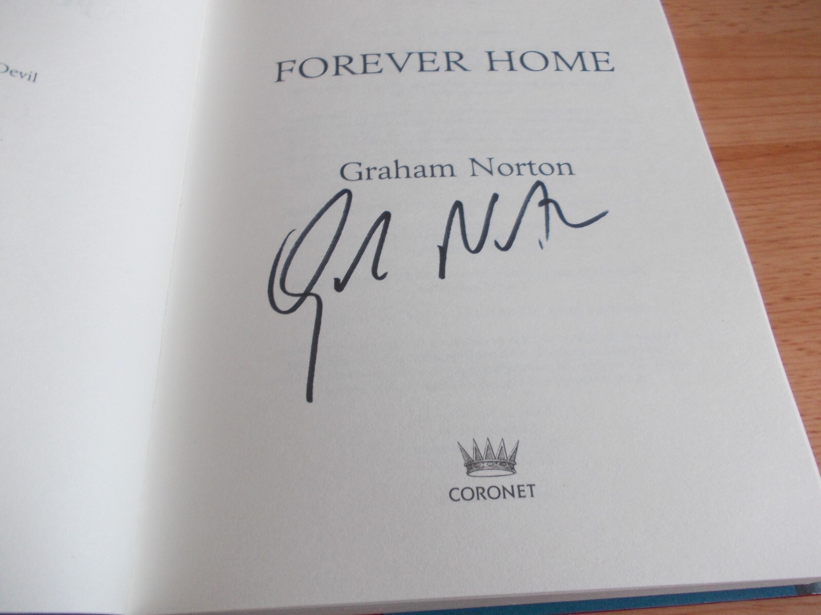 Forever Home: The warm, funny and twisty novel about family drama from the best - Image 4
