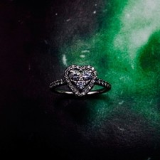 Platinum Ring with Diamonds - Heart Shaped - Size P - 0.64 carats