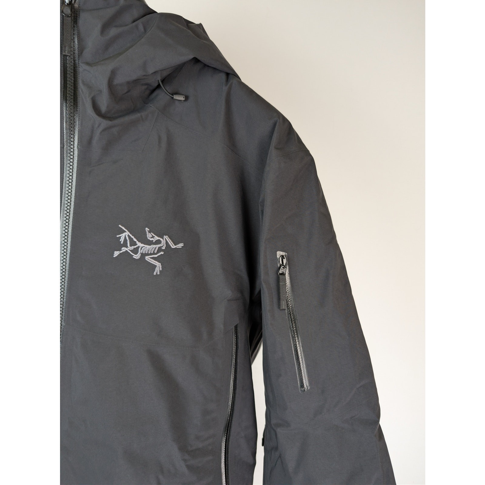 Arc'teryx Sabre Insulated Jacket in Black BNWT L image 7