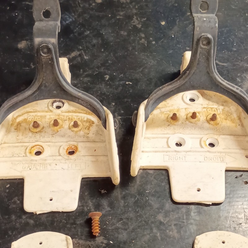 Vintage Nordic 75mm 3-Pin Cross-Country Ski Bindings Toe Pieces White/Black