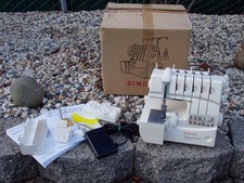 SINGER QUANTUM LOCK 14T967DC 5-THREAD OVERLOA...