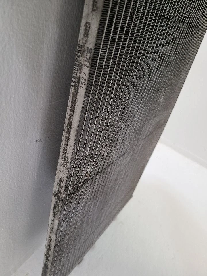 Condensador de aire acondicionado Mazda 3 2004-2009 2,3 L BPYK6148ZA 04-09 Foto 3 de 4