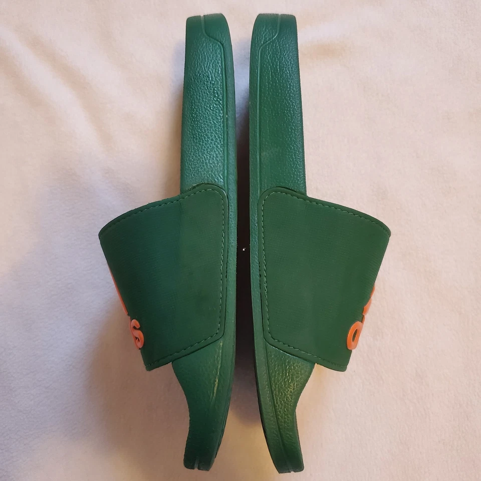 Зеленые сандалии-шлепанцы Adidas с оранжевыми буквами размер 8 для мужчин - Изображение 4 из 4