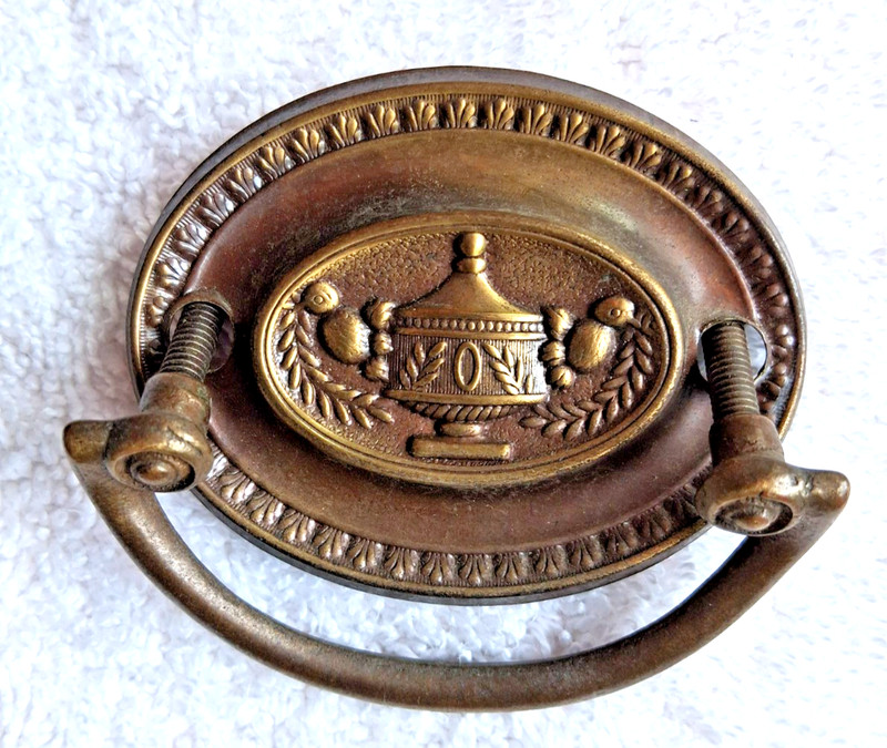 4 Antique Hepplewhite Brass Furniture Dresser Drawer Oval Drop Bail Pull Handles