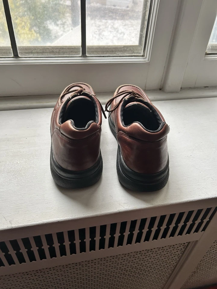 Red Wing Leather Work Shoes Mens Size 10, Steel Toe, Oil/slip Resistant - Image 4 of 4