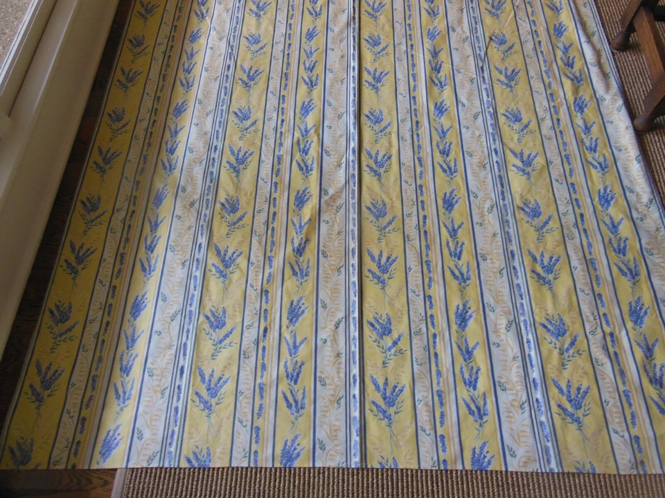 L'Espirit Provence Tablecloth Lavender Flowers 58" X 100" - Image 2 of 4