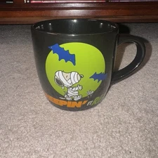 2022 Peanuts Worldwide LLC mug Snoopy Woodstock Creepin It Real Mummy