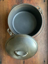 Wagner Unmarked #8 Cast Iron Dutch Oven and Lid, Restored