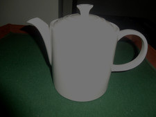 Image of Le Creuset teapot coffee tea pot large 1.3L 13cm tall with lid 19 cm