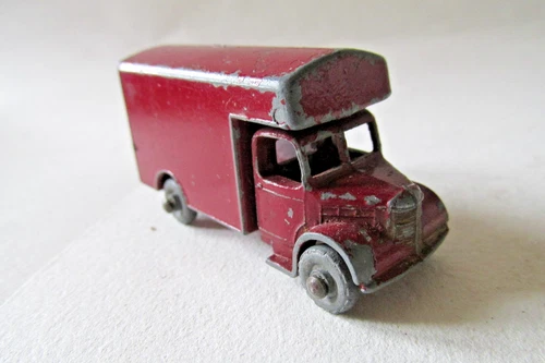 Matchbox Lesney 17a Bedford Removal Van - Maroon & Goldf Trim