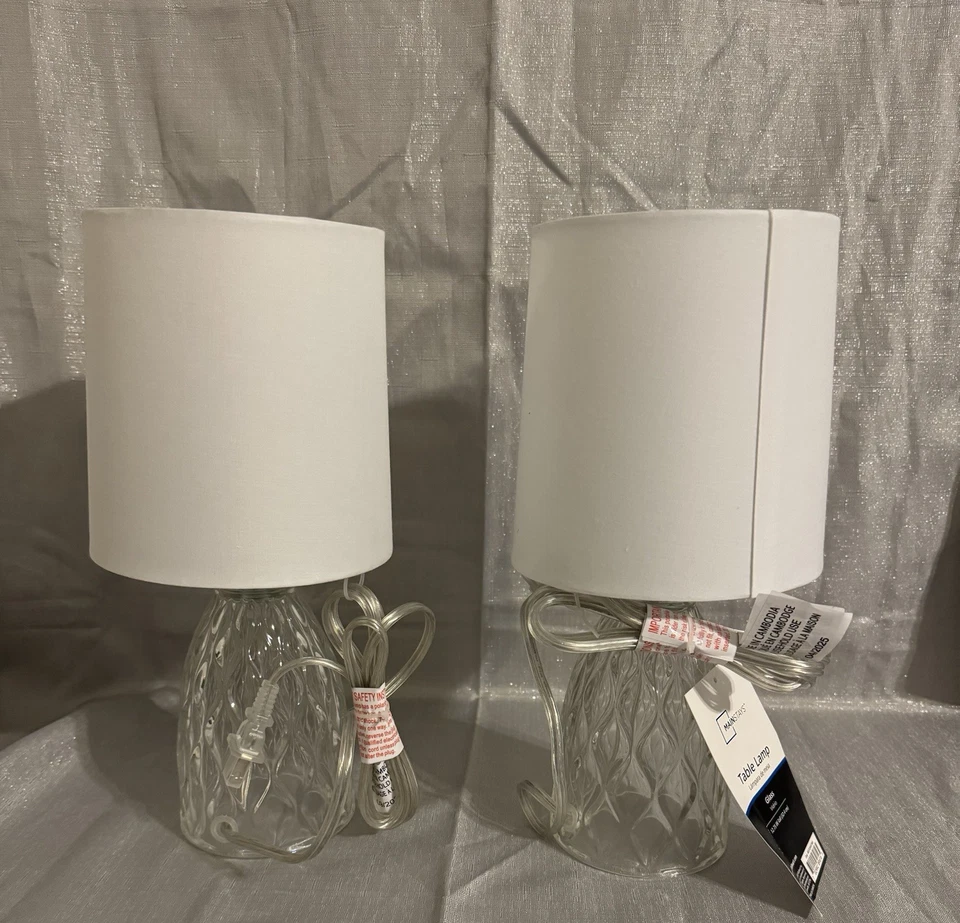 Par de abajures de mesa de vidro pequenos Mainstays novos - Imagem 3 de 4