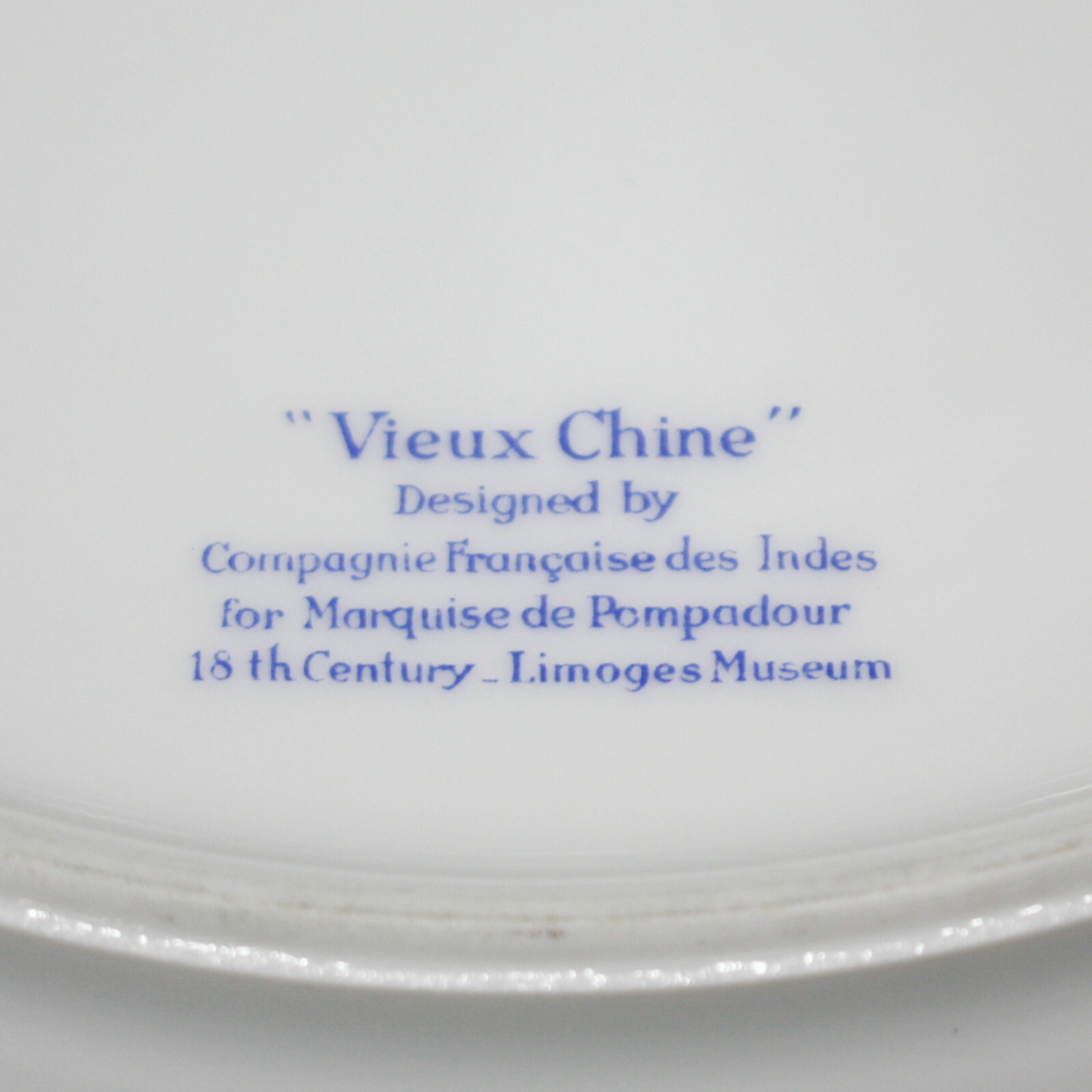 (10) A Raynaud Ceralene Limoges Vieux Chine White, 6 Dinner & 4 Salad Plate Set