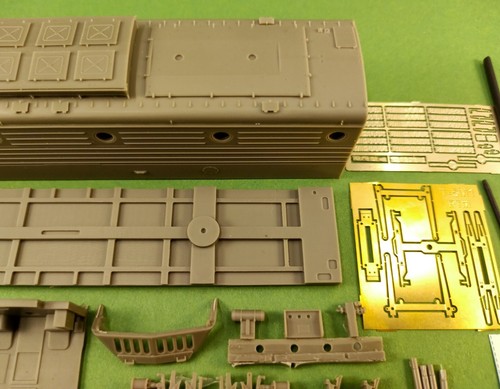 Electric locomotive VL11/VL11m (2 sections) H0 1/87 Kit for assembly - Picture 3 of 13