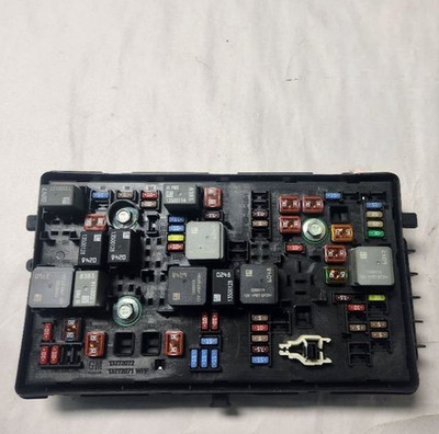 2012 Buick LaCrosse 3.6L Compartment Engine Fuse Box Relay Junction Block Oem 12