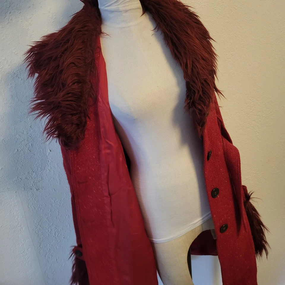 Abrigo de lana rojo Reelaborado Express Design Studio talla S puños de piel sintética Foto 4 de 4