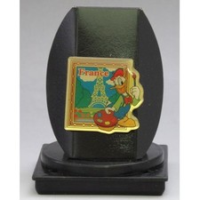 Disney Donald Pin Badge France Morinaga 2002 World Travel Plastic Case New mm4