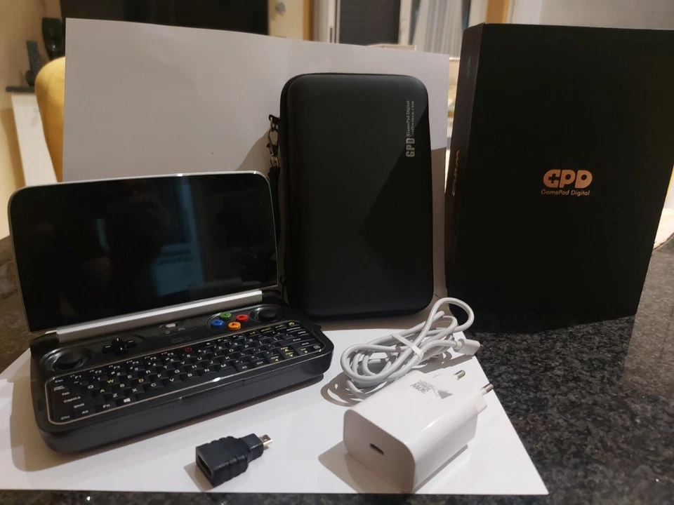 GPD WIN 2 MINI COMPUTER PORTATILE E RETROCONSOLE + CAVO HDMI + ADATTATORE HDMI - Immagine 3 di 4