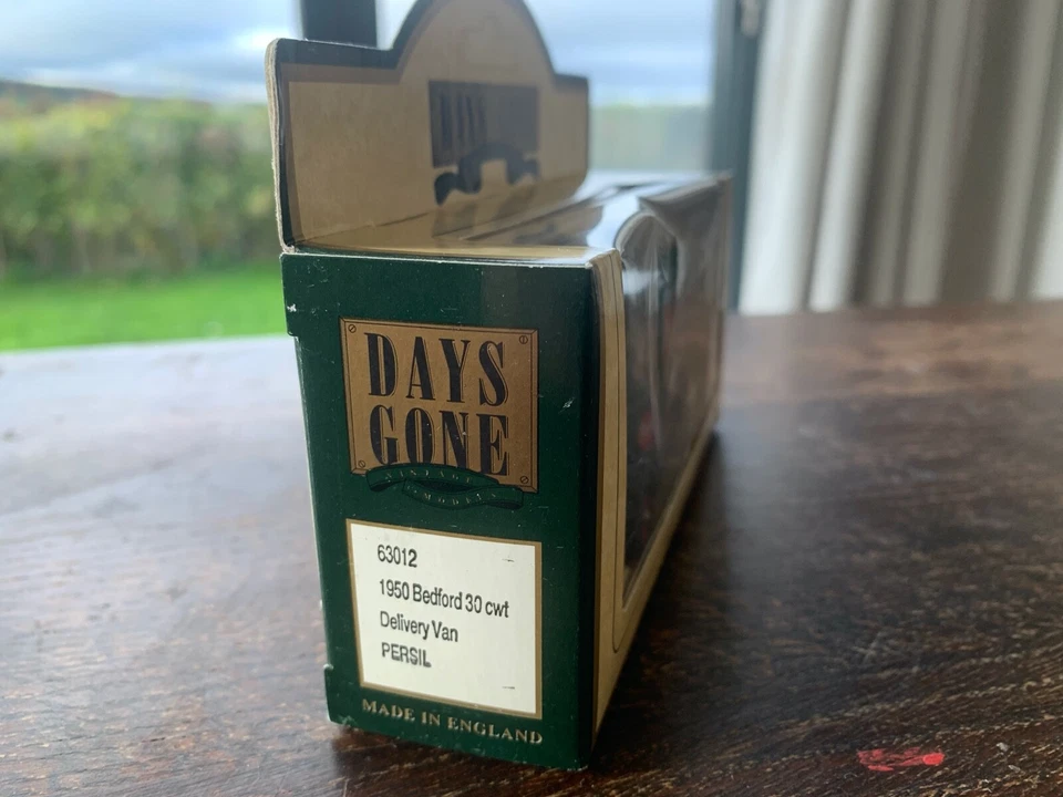 Furgoneta de entrega LLEDO 63012 Percil modelos en caja 1950 Bedford CWT diecast  Foto 3 de 4