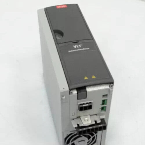 Danfoss FC302P1K5T5E20H1XXXXXXS201XAXBXCXXXXDX Neu mit Display 1,5KW 136G5572 - Bild 1 von 3