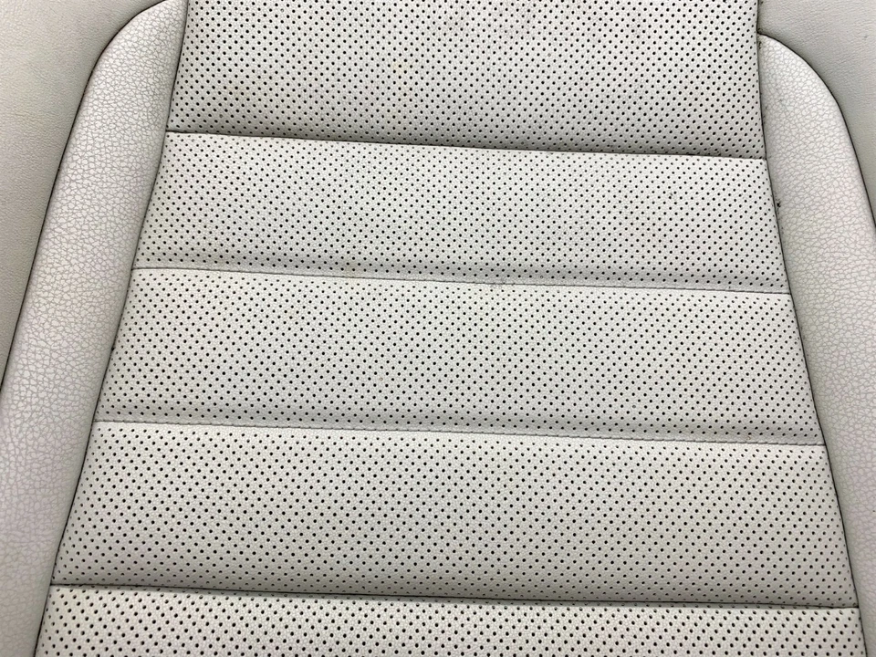 Cojín de asiento de pasajero delantero derecho gris inferior OEM 14-17 Lexus IS250 IS350 IS200t Foto 3 de 4