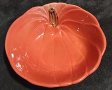 BEAUTIFUL Harry & David Pottery Pumpkin Bowl in a Gradiated Orange Coloring