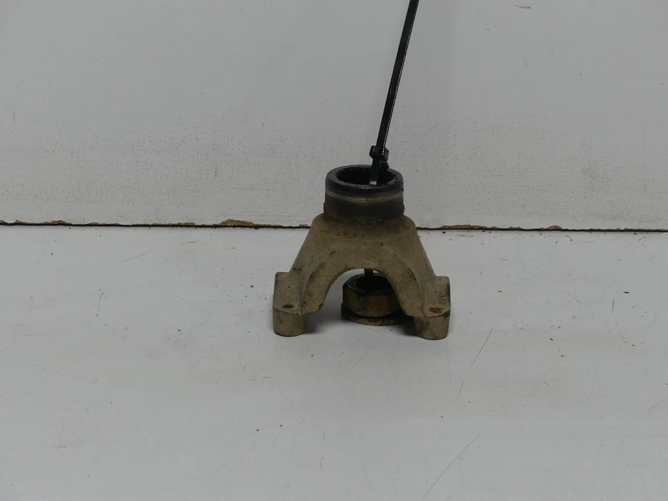 97-06 Jeep Wrangler TJ Dana Spicer 30 44 Yoke 26 Spline 1310 U-Joint Size OEM - Image 2 of 4