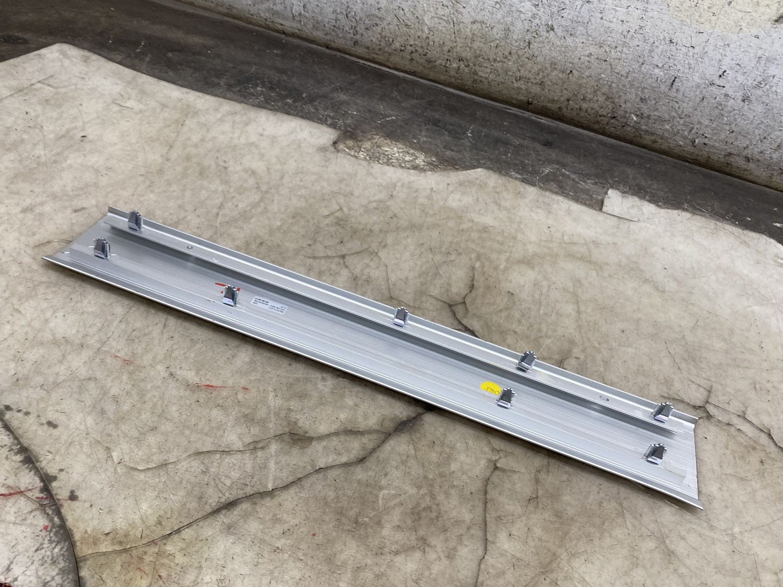 2016-2020 BENTLEY BENTAYGA OEM FRONT LEFT SILL SCUFF PLATE TRIM PANEL 36A853373B