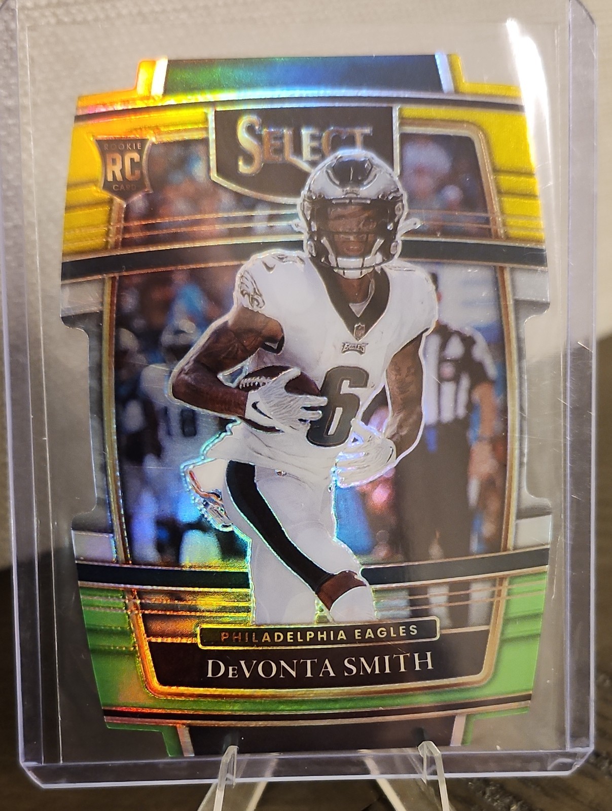 2021 Panini Select - Concourse Devonta Smith #49 Green & Yellow Prizm Die-Cut...