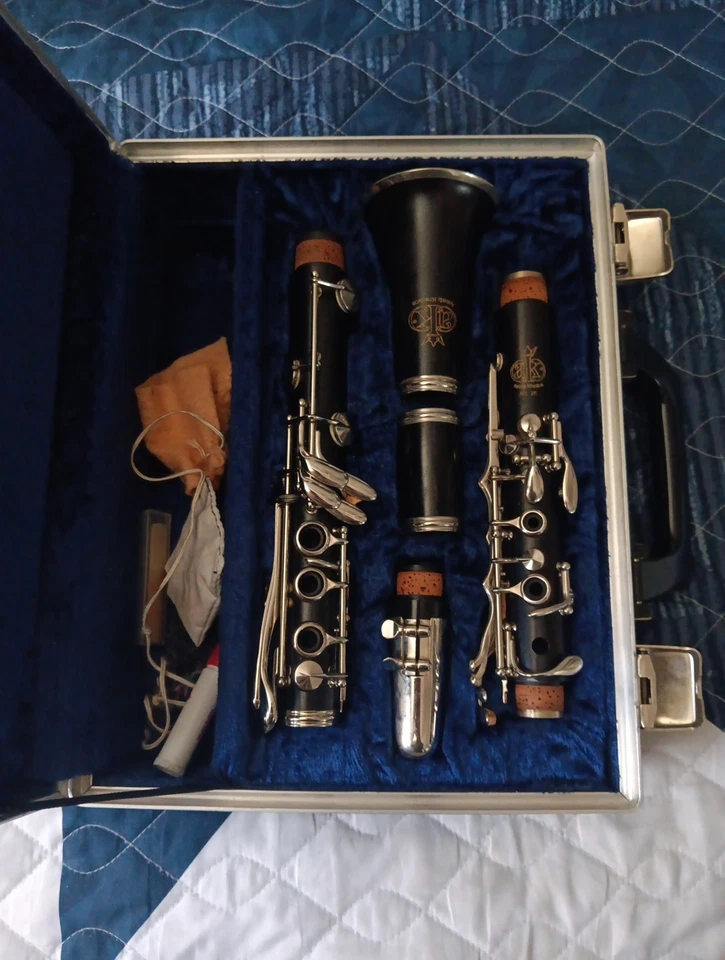 Clarinete soprano de madera Amati Kraslice ACL 311 con estuche original suena increíble Foto 3 de 4