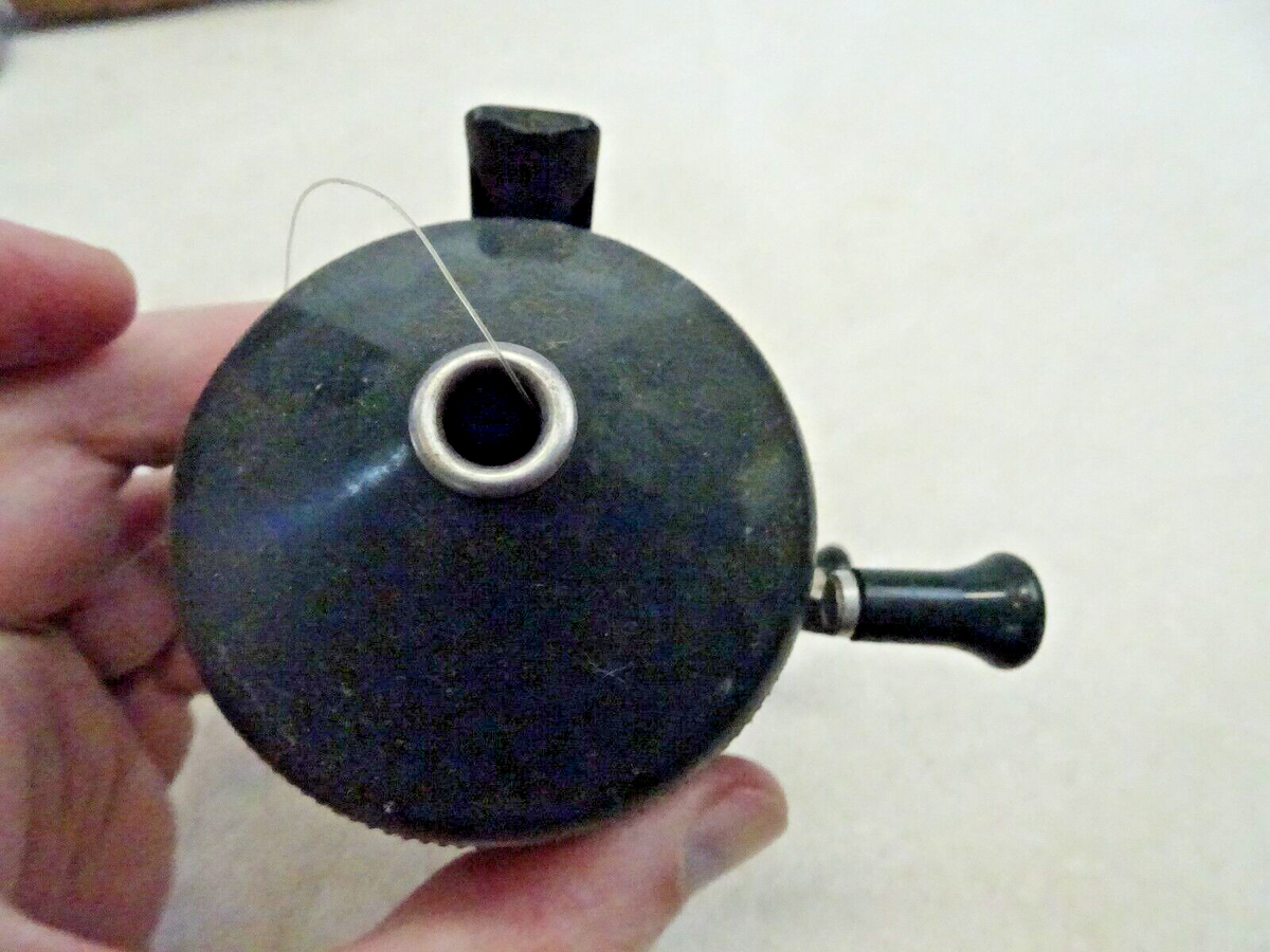 Moulinet Vintage Zebco 202 Spincast à Pied Métal - Pêche En Eau Douce - Inv #1613