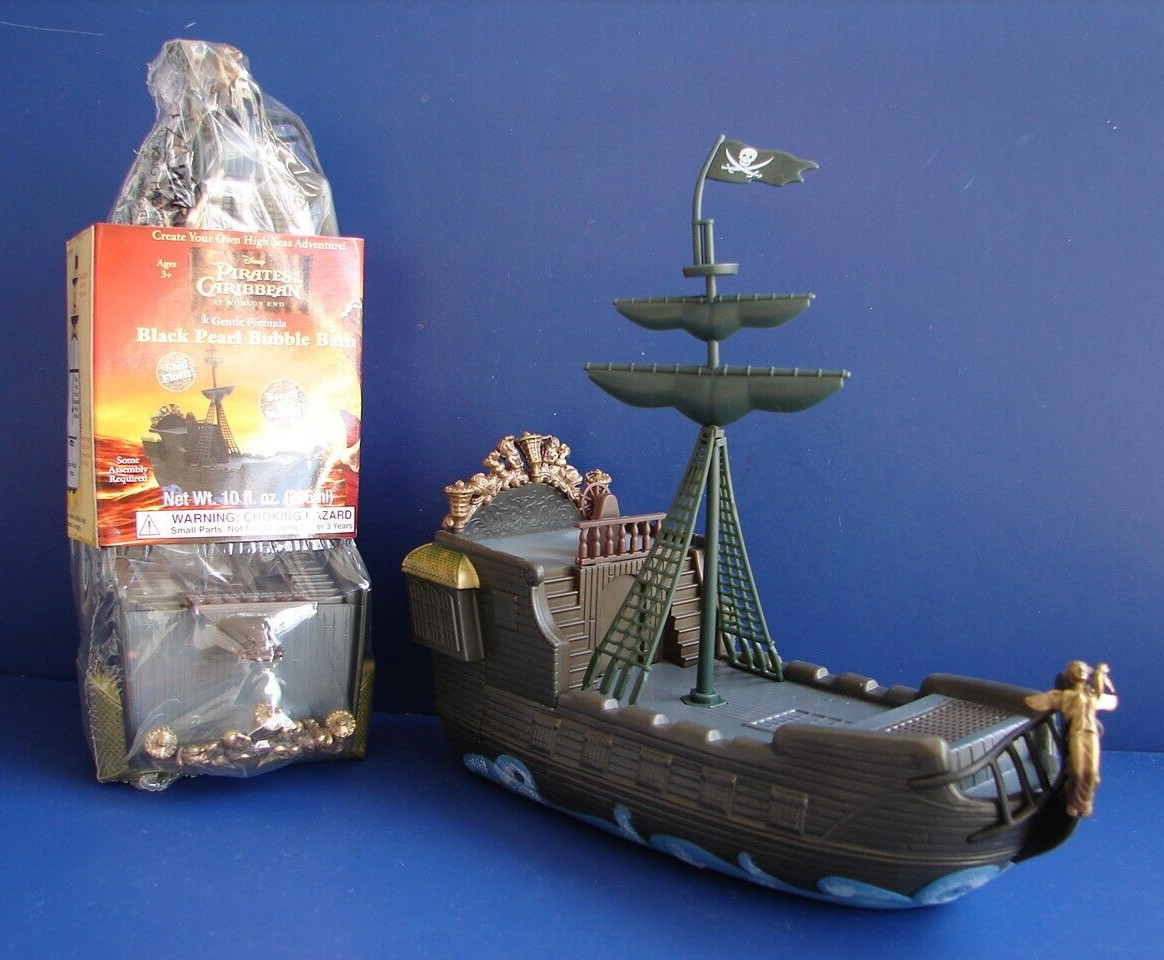 Disney Pirates of The Caribbean World's End Black Pearl pirate Ship Bubble Bath