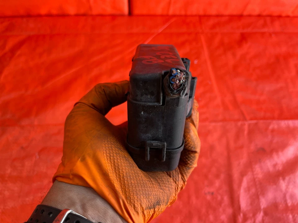 2003 03 TOYOTA CELICA - GT-S - ПЕРЕДНИЙ ТОРМОЗ СУППОРТ КОМПЛЕКТ - СУППОРТЫ СЛЕВА СПРАВА OEM - Изображение 3 из 4