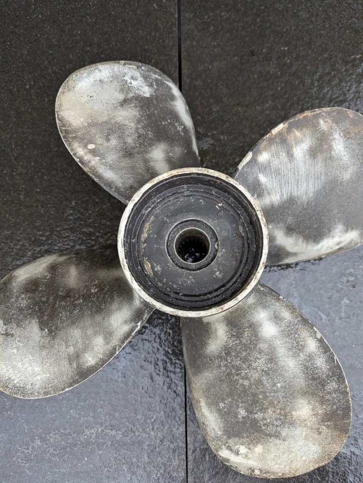 Alte Schiffsschraube Bootspropeller 4 Blatt Aluminium - Bild 4 von 4