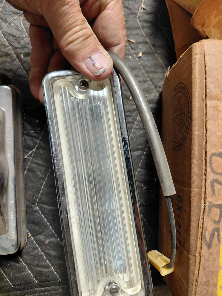 KIT DE LUCES DE RESPALDO OLDSMOBILE 1962 NUEVO EN STOCK GM 982060 DYNAMIC 88 98 Foto 3 de 4