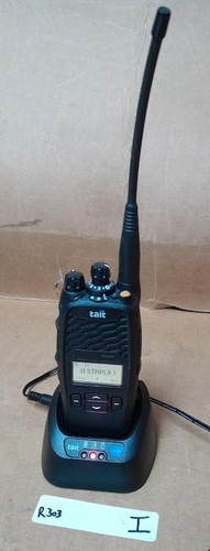 TAIT TP9400 SERIES HANDHELD P25 RADIO W/ CHARGING DOCK T03-00012-AAAA ! R303 I