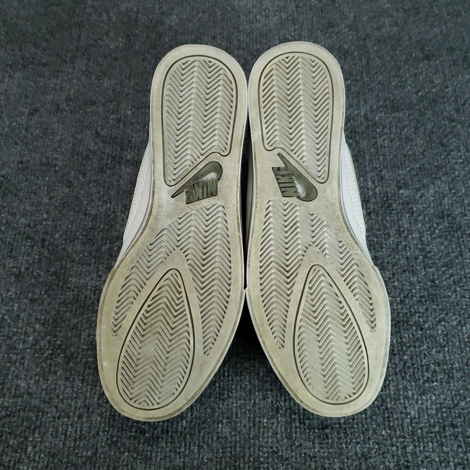 Nike Sweet Classic Shoes Womens Size 10 White Casual Sneakers 354496-111 thumbnail 9