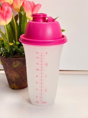 NEW Tupperware pink Quick Shake 16 oz/2 Cups Mixer Shaker BPA FREE