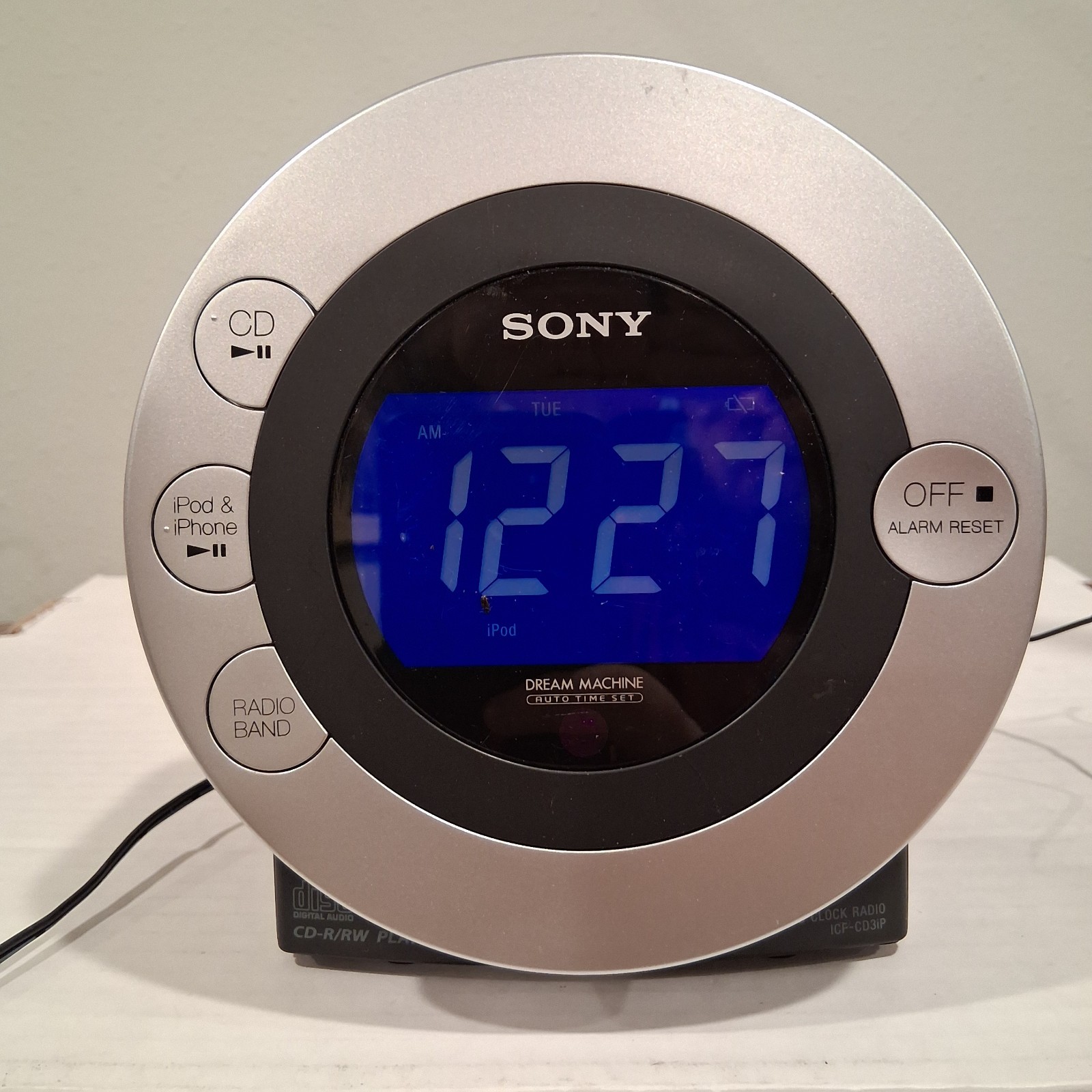 Sony Dream Machine FM/AM CD Clock Radio Alarm iPod iPhone Dock ICF-CD3iP Tested