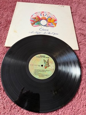 QUEEN A NIGHT AT THE OPERA 1st Press 1975 Vinyl LP Embossed Butterfly Labels VG+