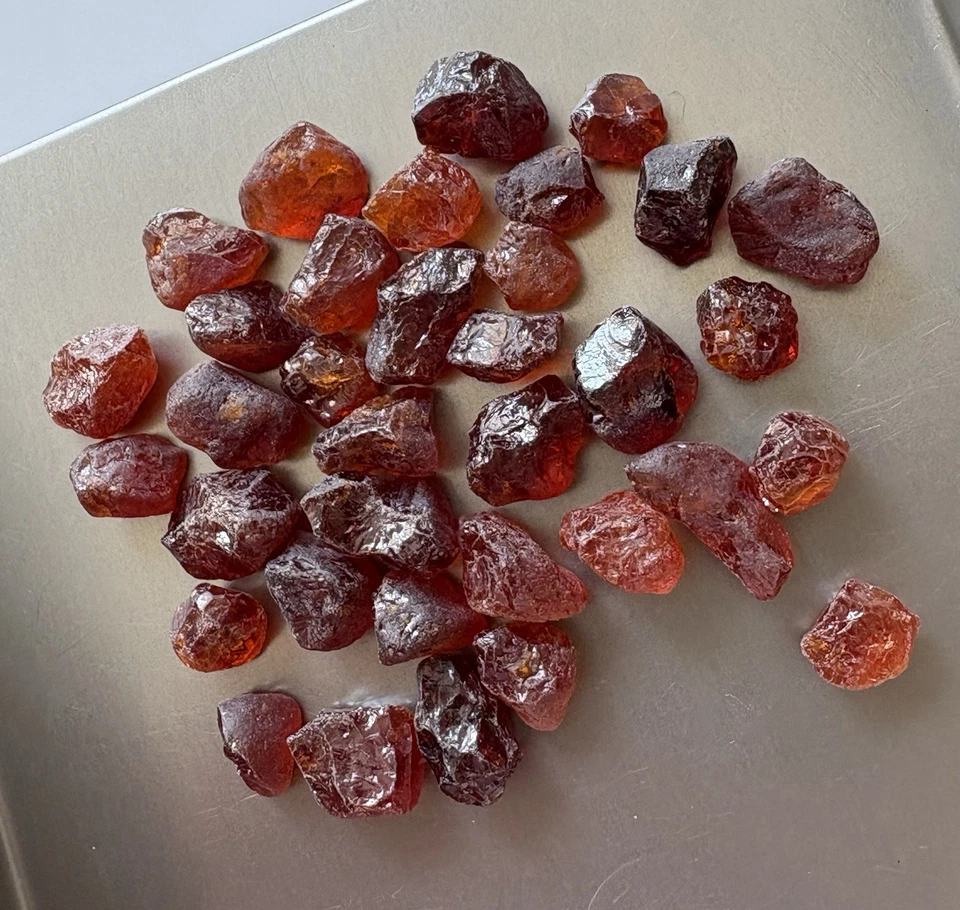 Nice Lot 292 Cts Natural Red Colour Spessartine Rough From Nigeria - Image 2 of 4