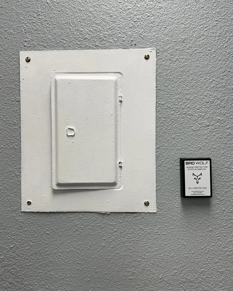 Protector contra sobretensiones para toda la casa con pantalla remota SP240V185KA Foto 4 de 4