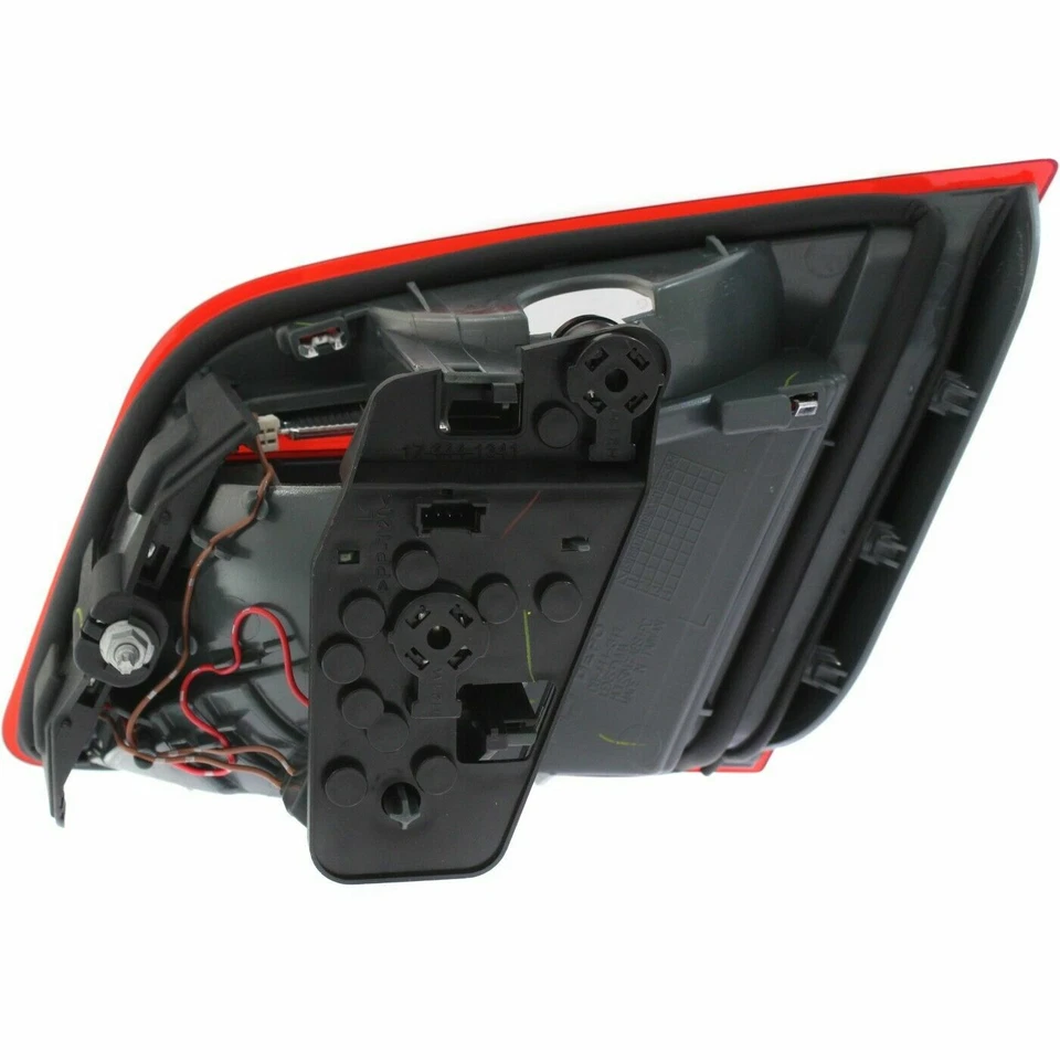 LUZ TRASERA INTERIOR IZQUIERDA BMW SERIE 5 F10 528i 535i 550i 2014-2016 Foto 2 de 2