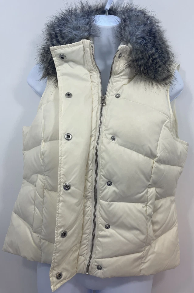 Chaleco relleno de plumón marfil The Limited con cuello desmontable de piel sintética usado Foto 3 de 4