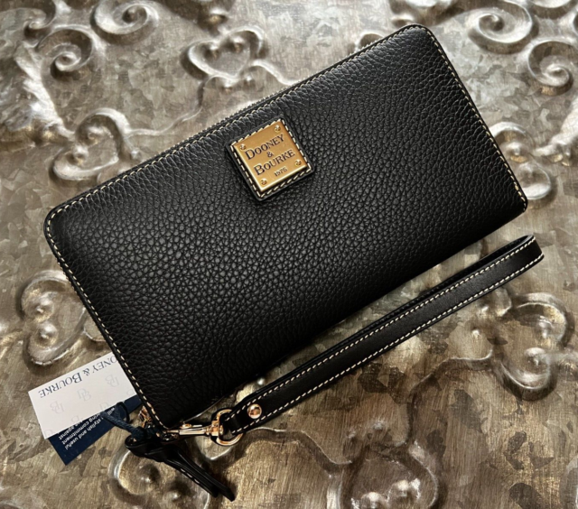 black dooney wallet