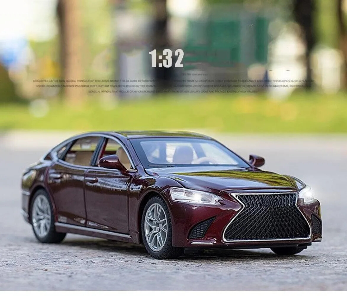 1/32 Lexus LS500H Alloy Car Toy Model Diecast Sound Light Pull